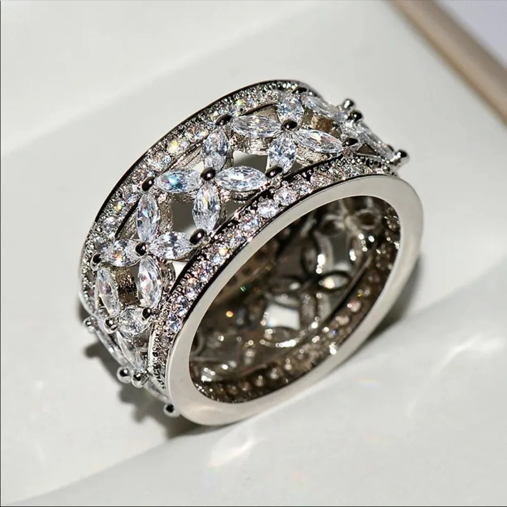 New Women’s 925 Silver Four leaves each Flower Diamond Ring 💍 - Picture 2 of 3